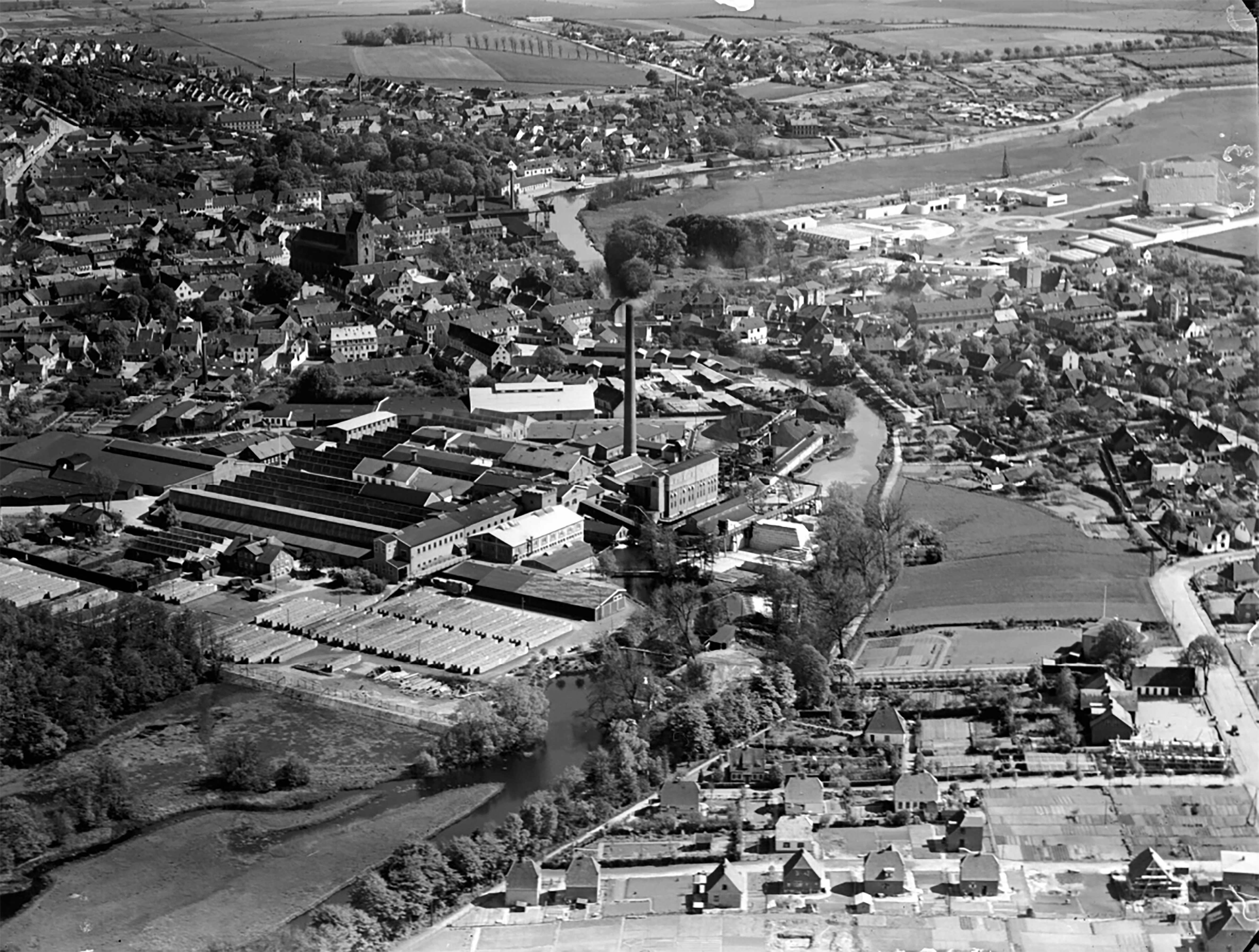 Historisk billede af papirfabrikken Maglemølle i Næstved