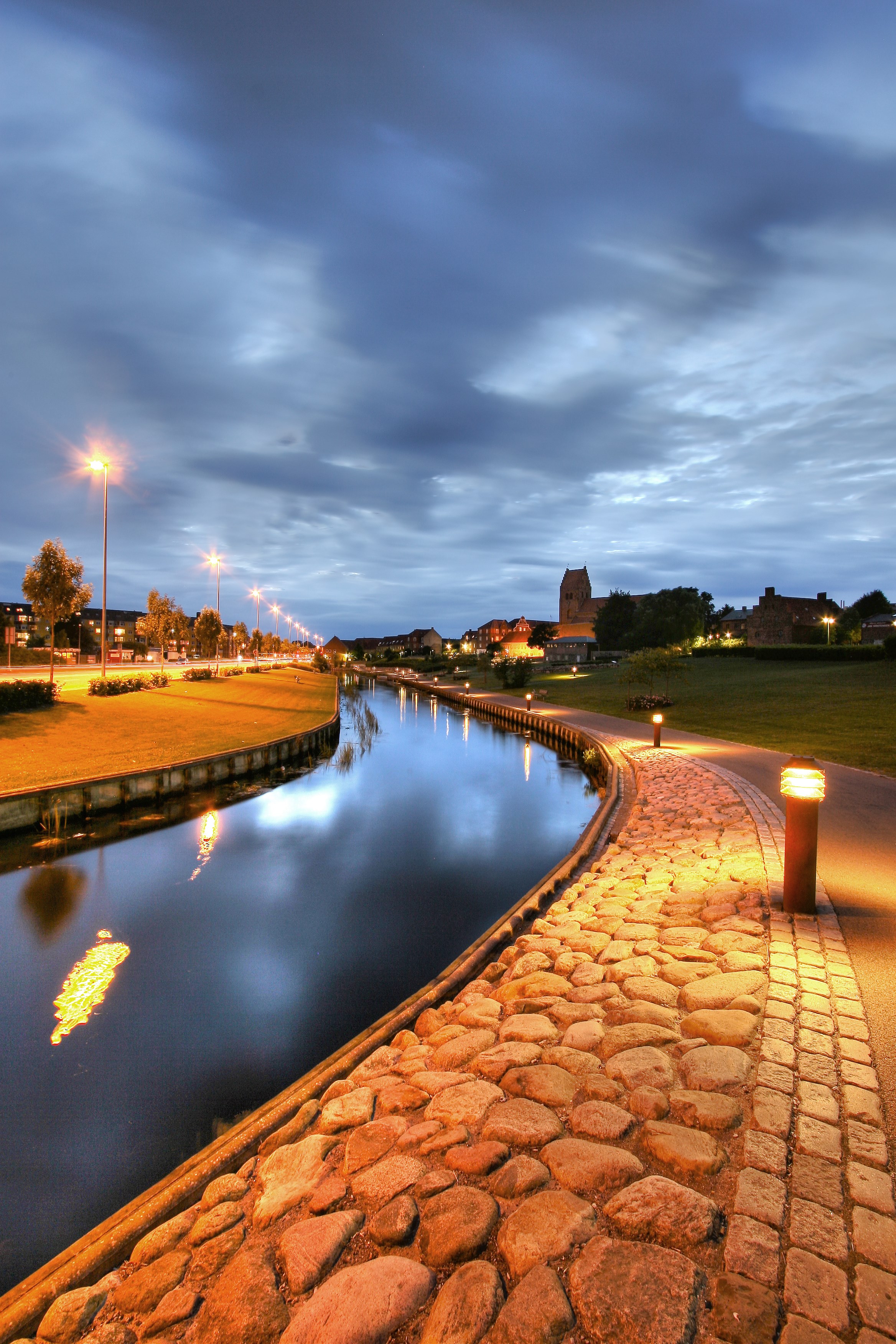 Den fritlagte Suså ved aftentid