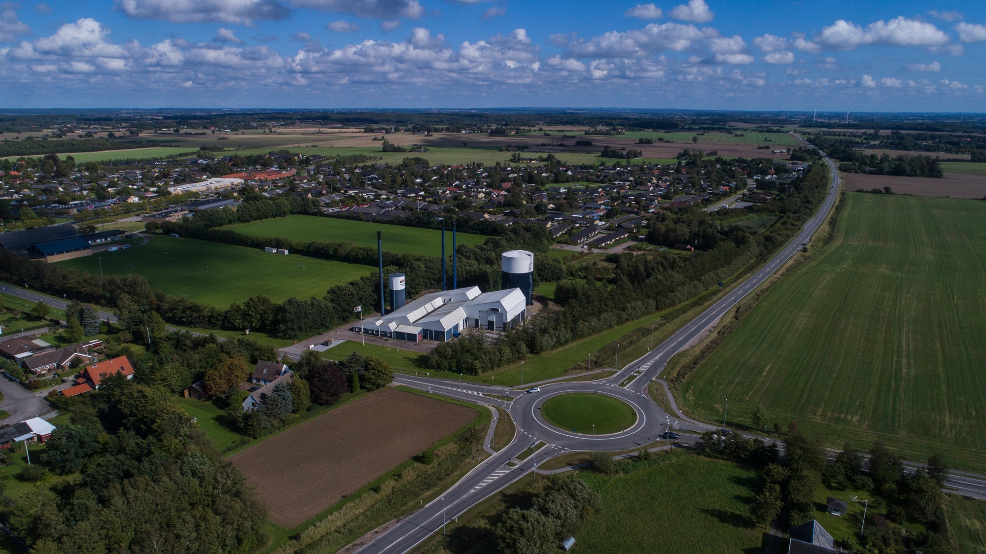 Dronefoto af rundkørsel ved Fuglebjerg