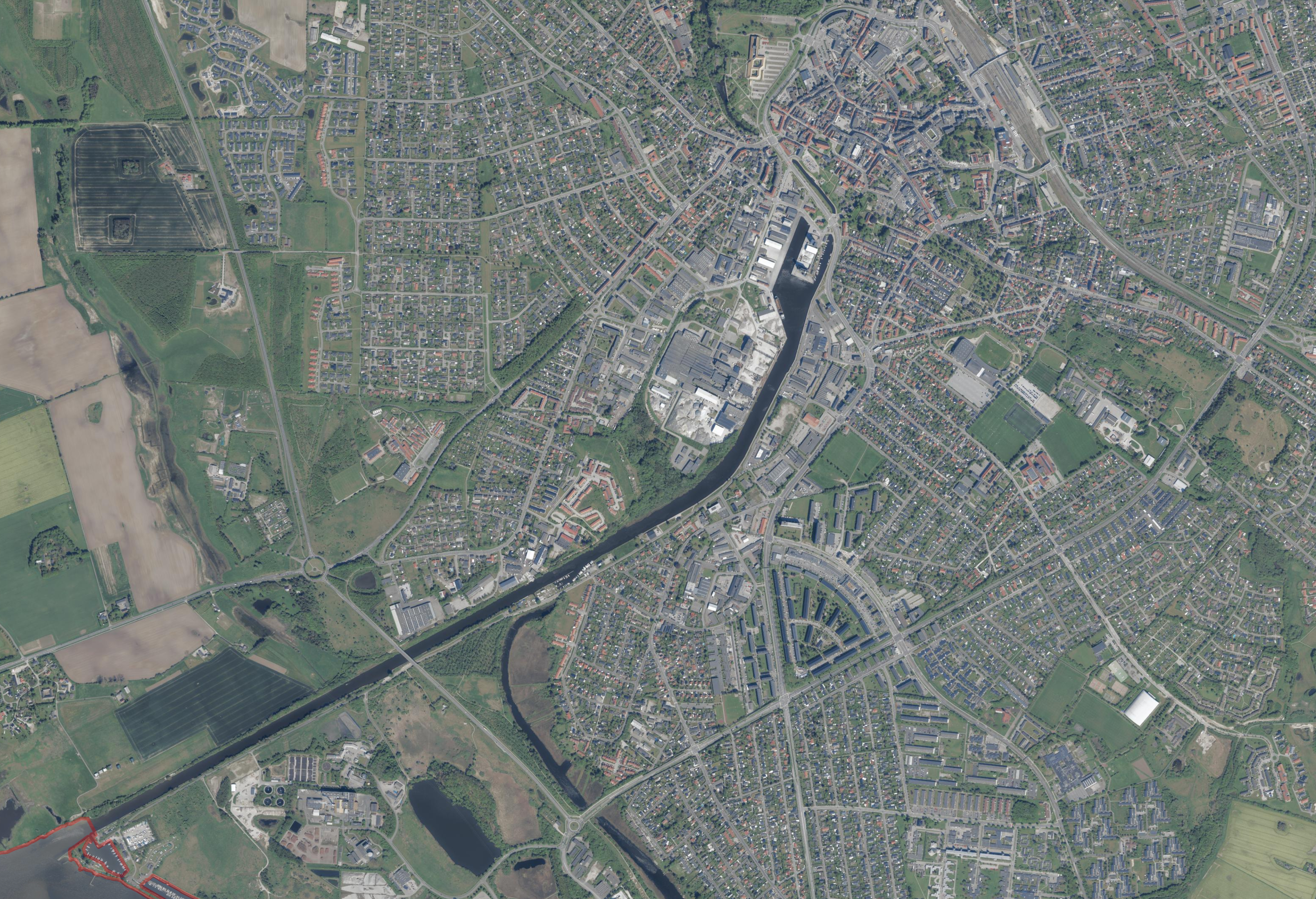 Satellitebillede af Næstved by med fokus på området omkring havnen og kanalen