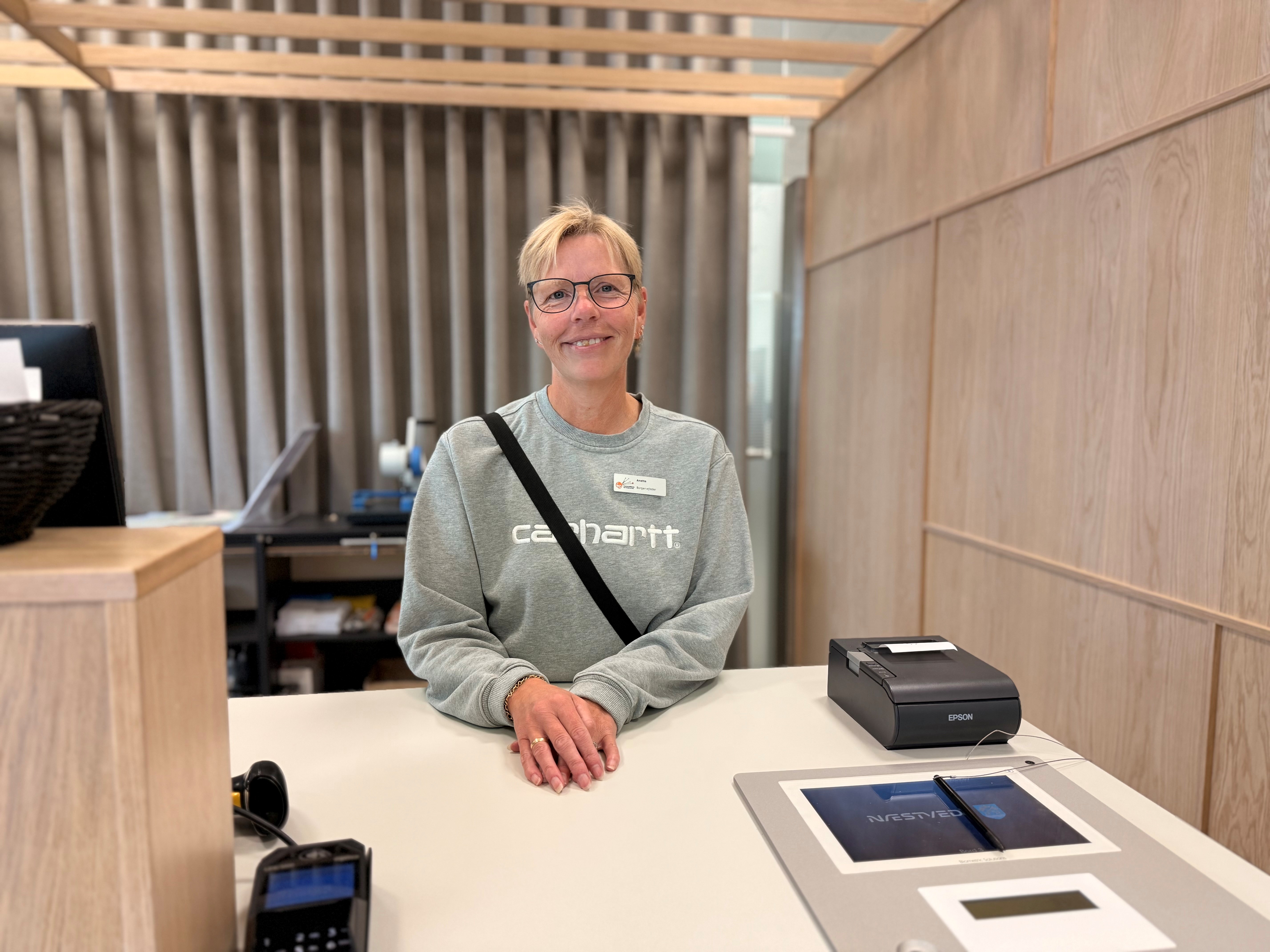Foto af borgervejleder Anette Bülow Christiansen fra Borgerservice i Næstved Kommune.