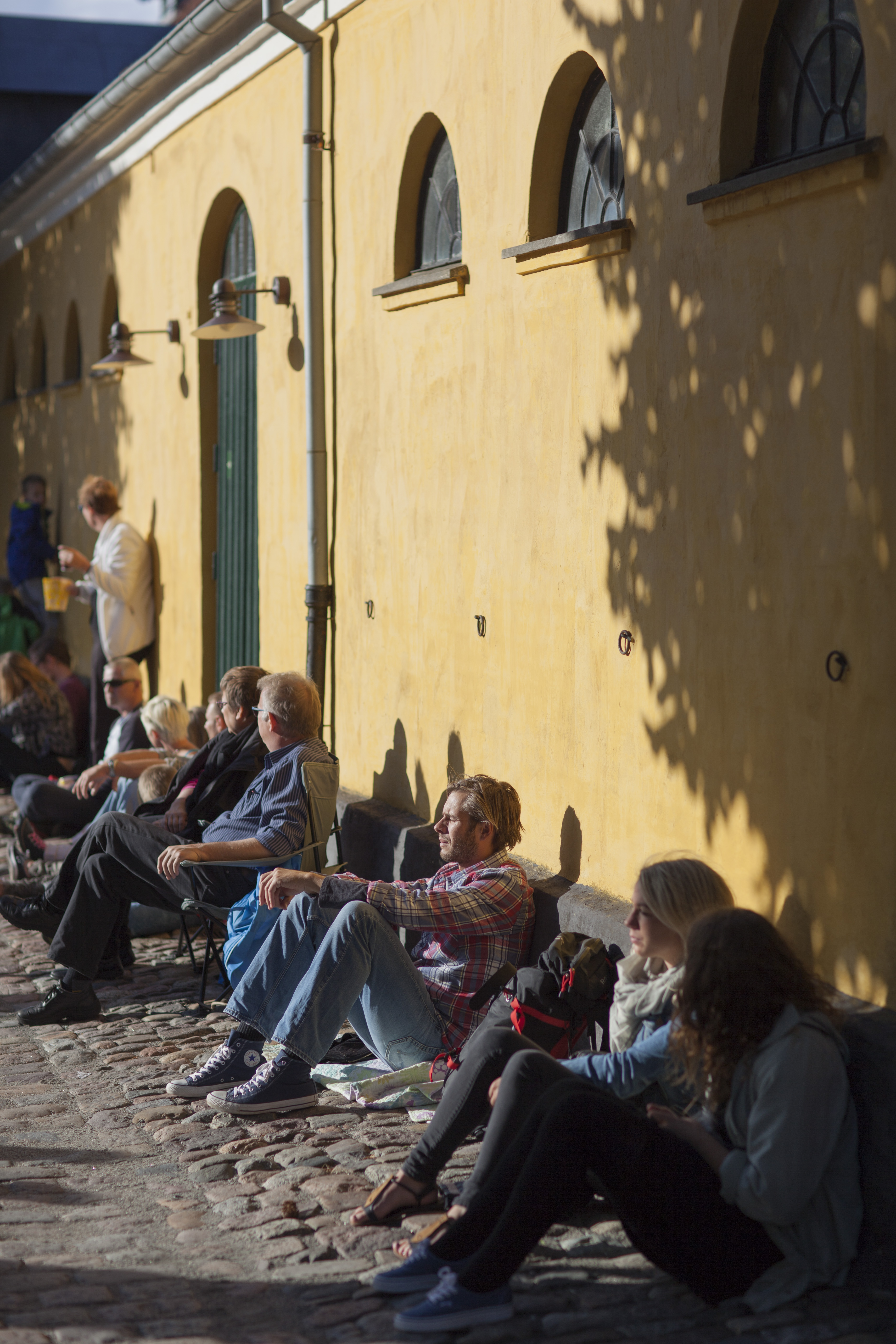 Solskin og mennesker v. Grønnegade Kaserne